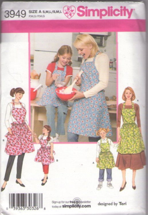 Simplicity 3949 Retro 2006 Sewing Pattern Aprons Set, Mother & Daughter Retro Style Apron Set, Heart or Bib Halter Top Full Skirt Tie Back Aprons, 3 Styles Size S-L