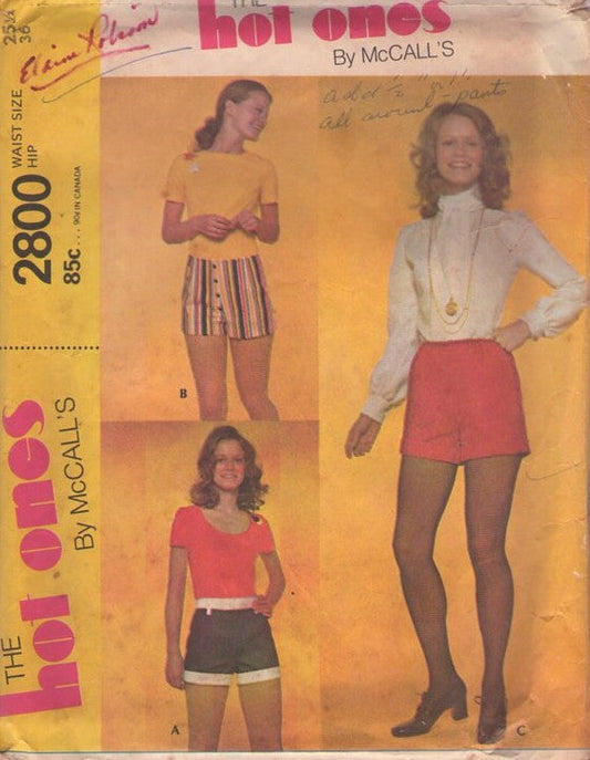 McCall's 2800 Vintage 70's Sewing Pattern Hot Pants, Hot Ones Roller Boogie, Disco Era, Button Fly Shorts Waist 24 Size S