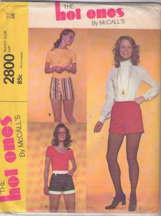 McCall's 2800 Vintage 70's Sewing Pattern Hot Pants, Hot Ones Roller Boogie, Disco Era, Button Fly Shorts Waist 27 Size L