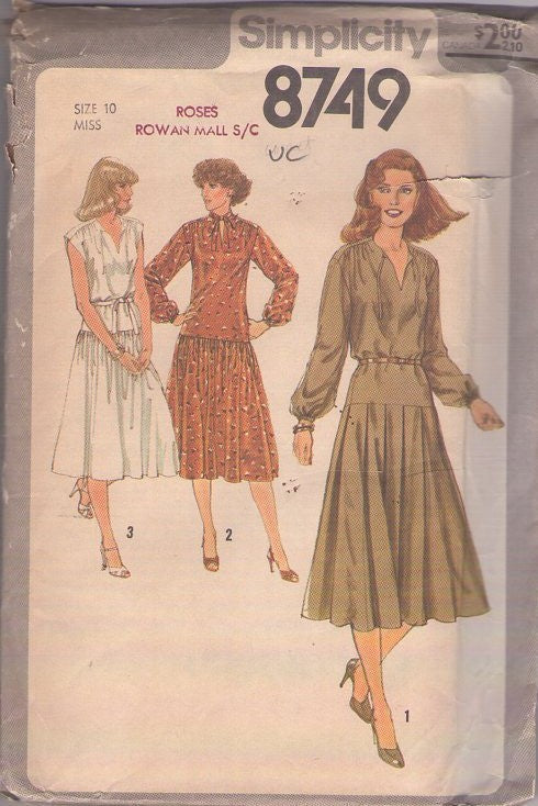 Simplicity 8749 Vintage 70's Sewing Pattern Day Dress Set, Simple Drop Waist Gathered Skirt Secretary or Boho Summer Dress 3 Styles Size 10