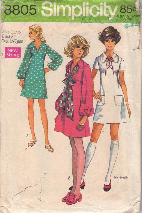 Simplicity 8805 Vintage 70's Sewing Pattern Mod Dress Set, Twiggy Balloon or Short Sleeve Bust Darts Babydoll Mini Dress 2 Styles Size 11/12